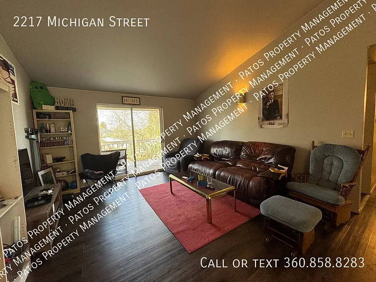 2217 Michigan St — Photo 2