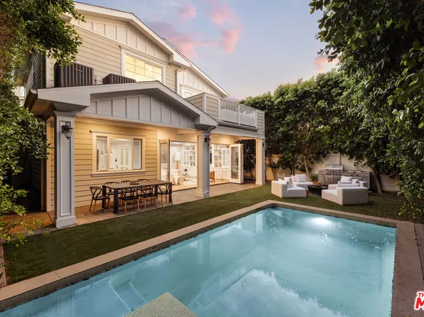 15123 Camarillo St, Sherman Oaks, CA 91403