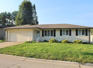 4412 Ravine Park Dr, Sioux City, IA 51106