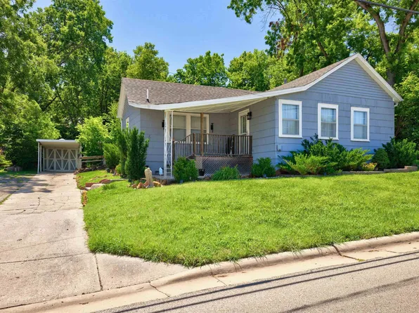 1235 W 8th St, Junction City, KS 66441