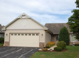 617 Annecy Park Cir, Waterford, WI 53185