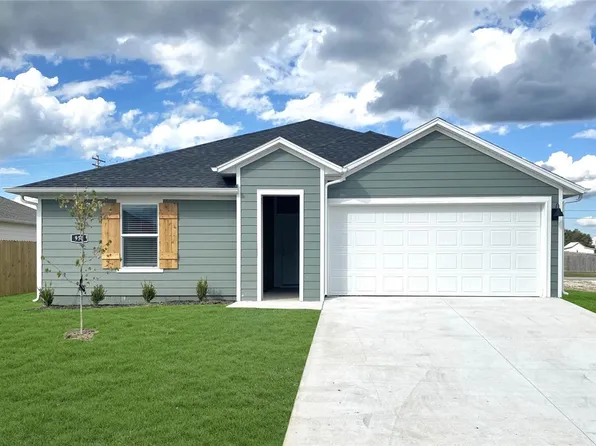 561 Riggs St, Prairie Grove, AR 72753