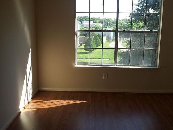 3rd image of 6306 Sutton Meadows Dr #House