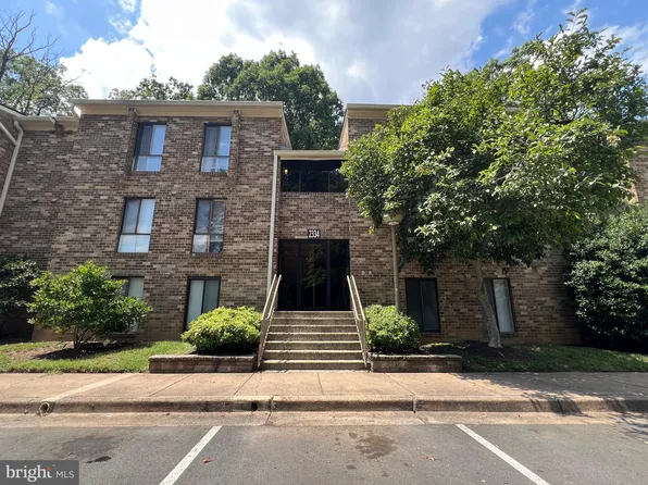 2334 Freetown Ct Unit 2/22C, Reston, VA 20191