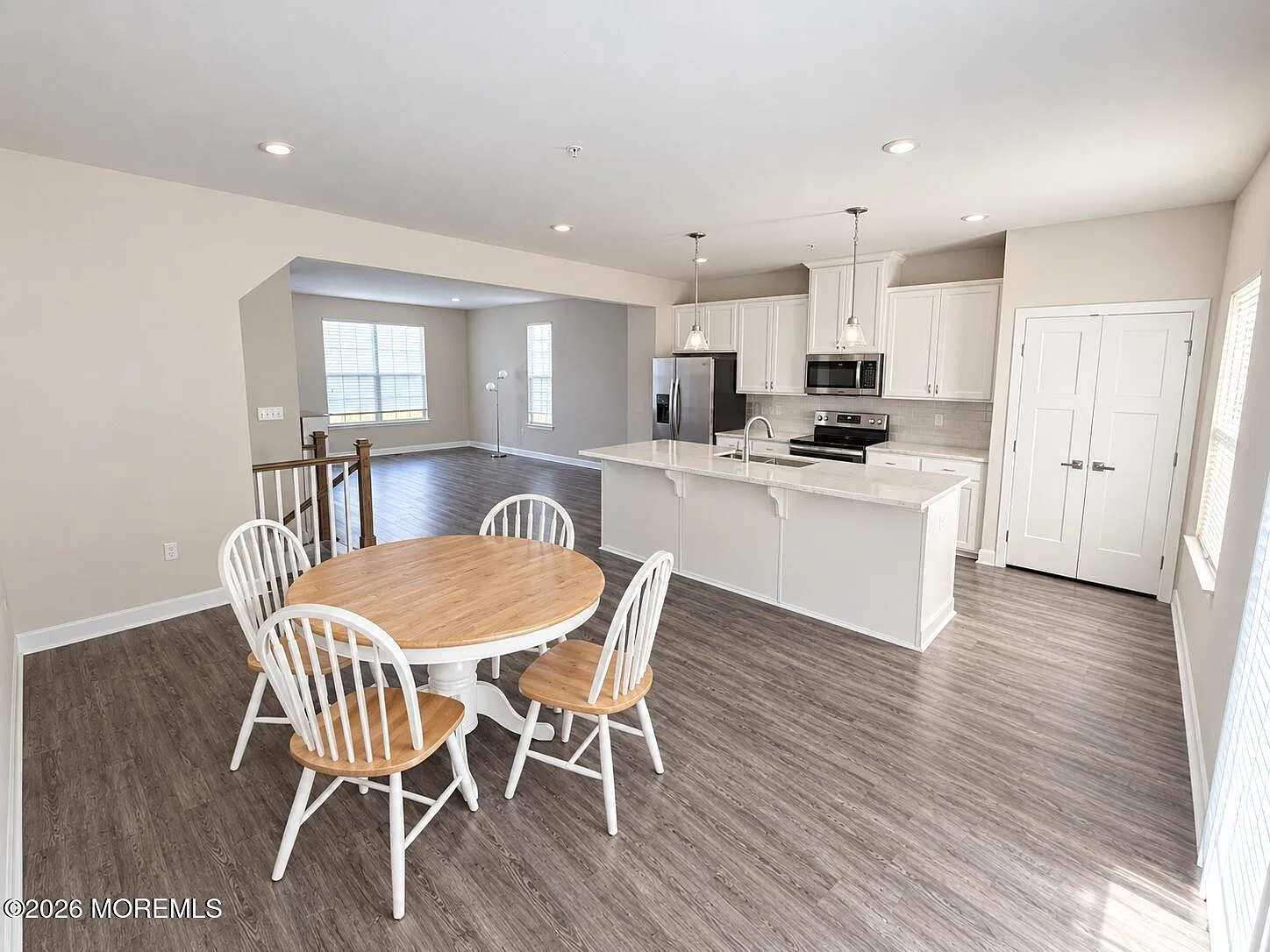 3 bed, 2.5 bath, 1914 sqft, $4,000 — Photo 2