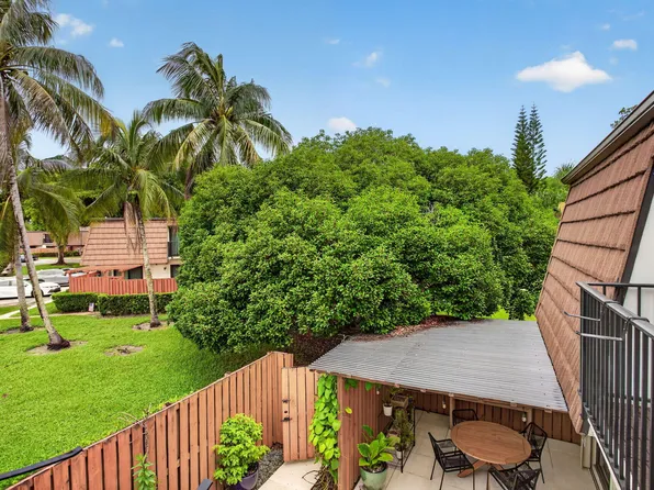 9113 SW 20th Court, Davie, FL 33324