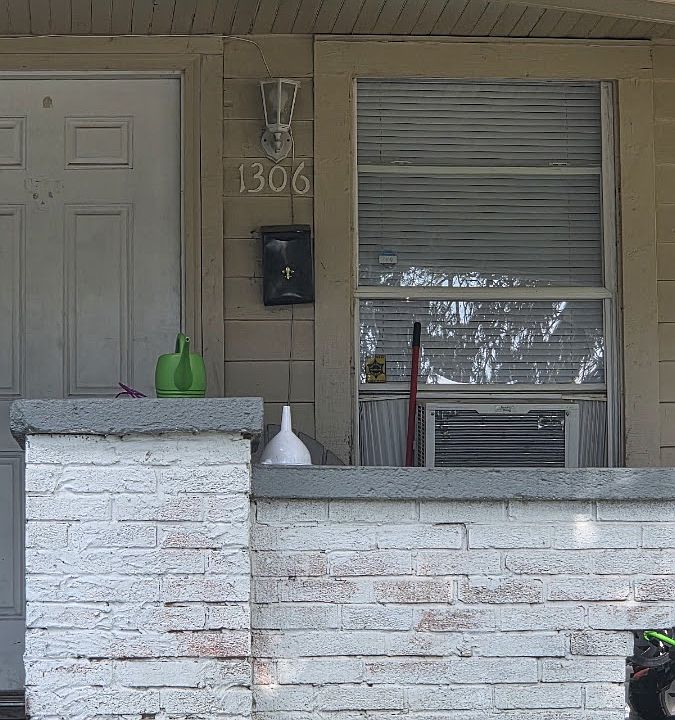 2nd image of 1306 Winfield Ave
