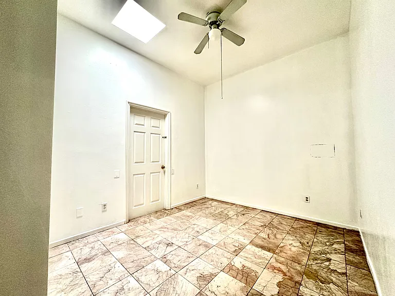 6634 1/2 Camellia Ave #1/2 — Photo 8