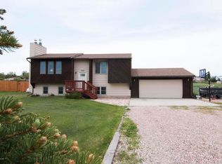 7560 Robin Dr, Gillette, WY 82718