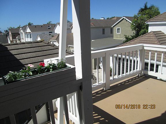 4th image of 523 Dahlia Ave