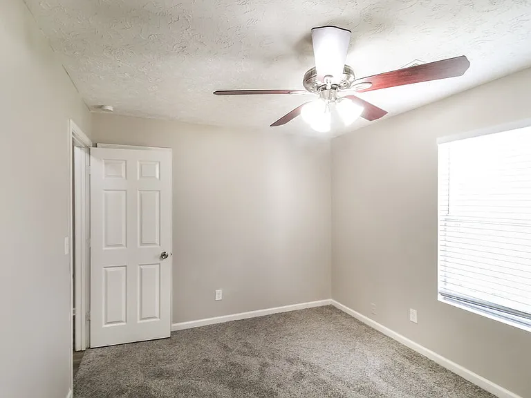 6583 Carriage Ln — Photo 15