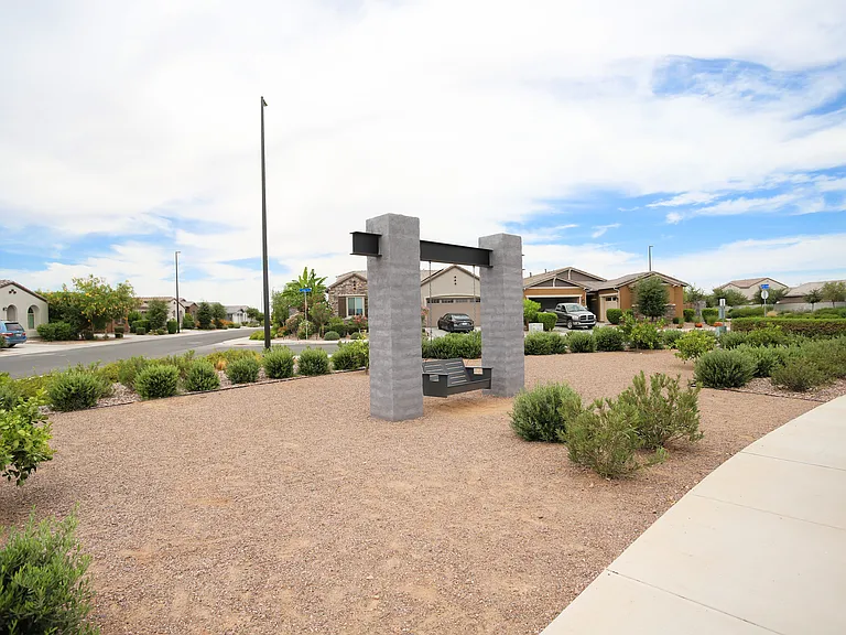 2250 E Kelly Dr — Photo 45