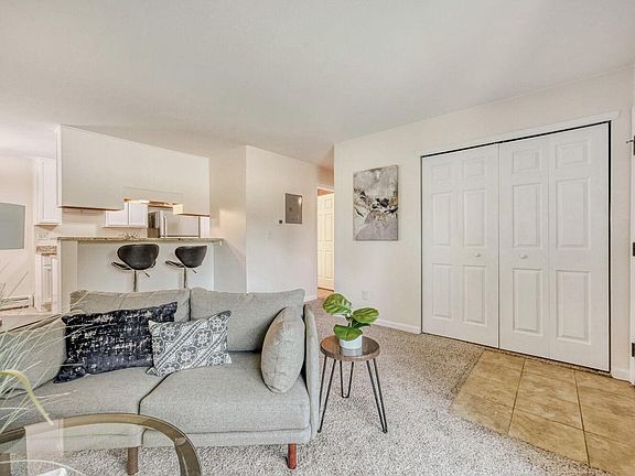 5th image of 695 Manhattan Dr #14
