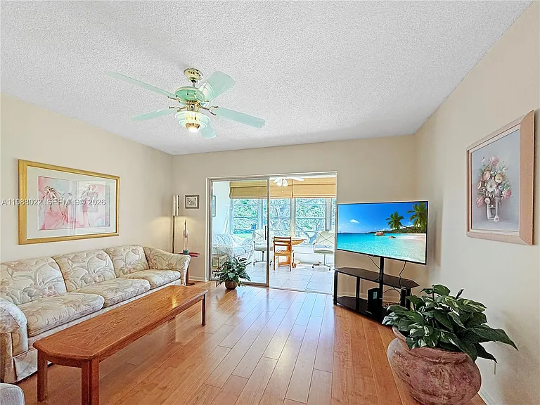 1030 Country Club Dr #309 — Photo 9