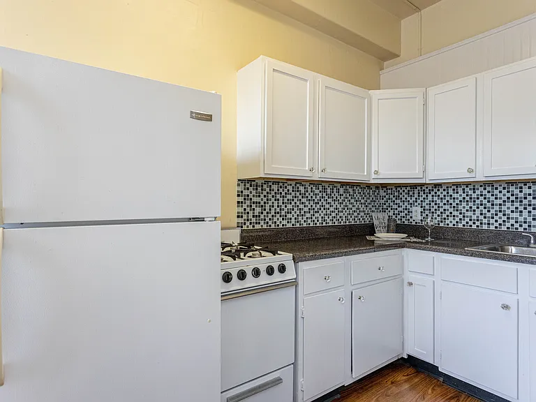 Dulion Apartments — Photo 13
