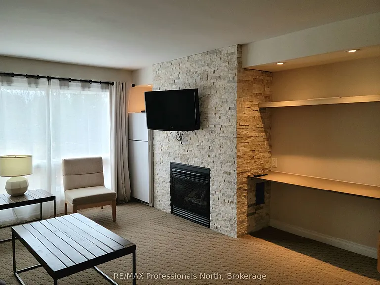 1235 Deerhurst Dr #55-301 — Photo 2