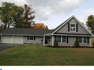 182 Forsythia Dr S, Levittown, PA 19056