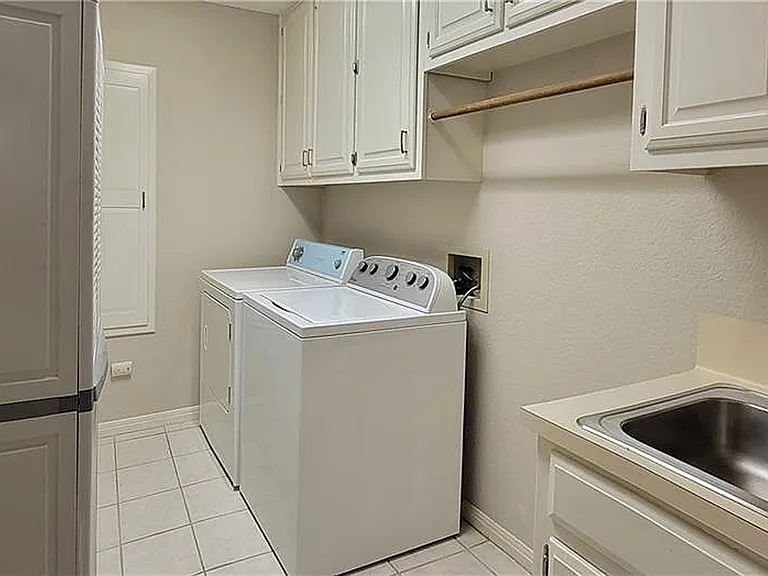 8900 Mariscal Canyon Dr — Photo 9