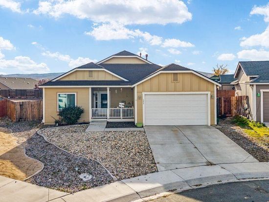 689 Canary Cir, Fernley, NV 89408