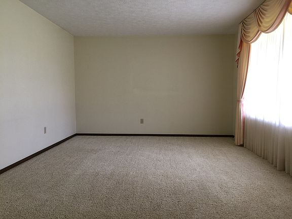 5th image of 1037 Oneida Trl SW