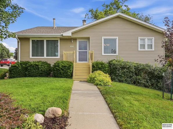 914 Harrington Ave, Bellevue, NE 68005