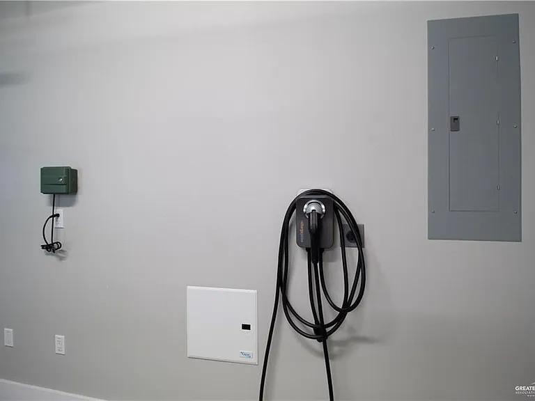4815 Sheffield St — Photo 14