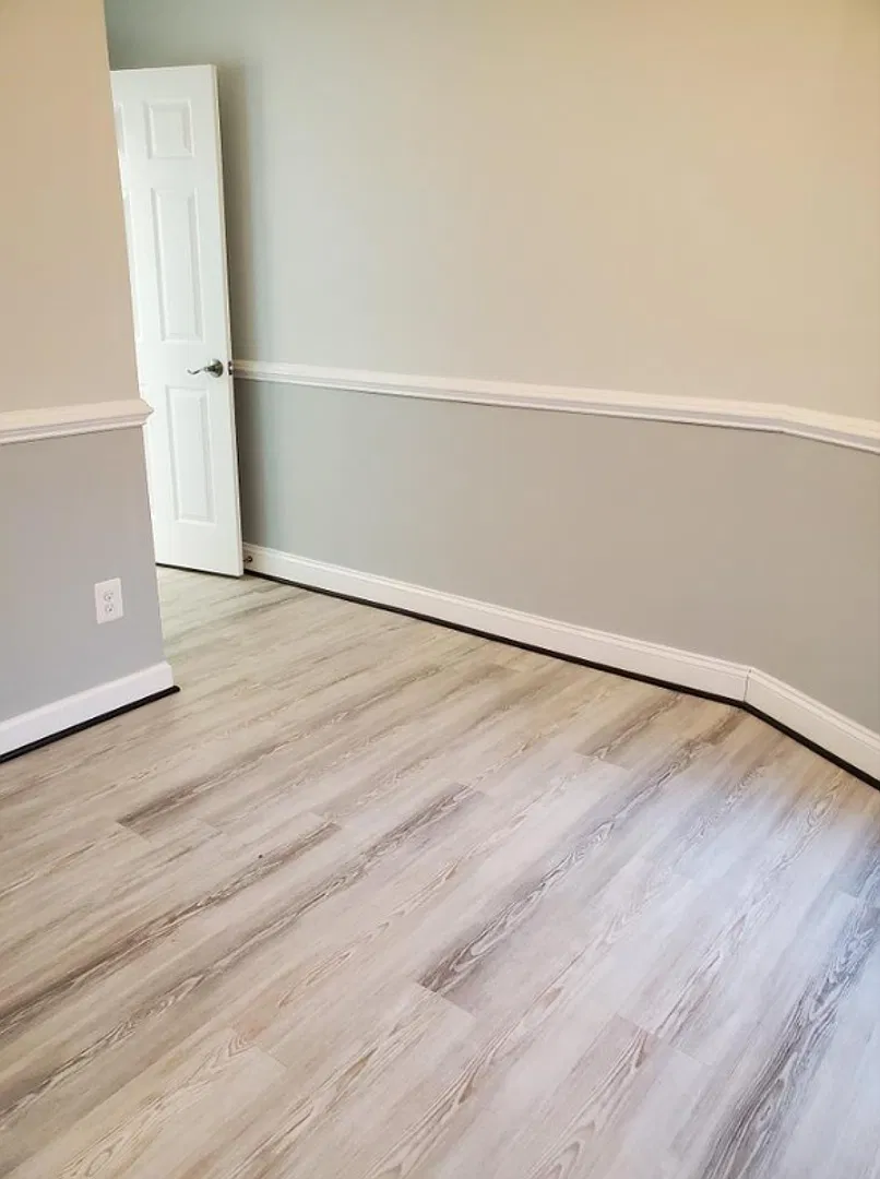 3247 Magnolia Ave $550 Available (Shared Bath) — Photo 3