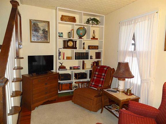3rd image of 2027 E Blackford Ave