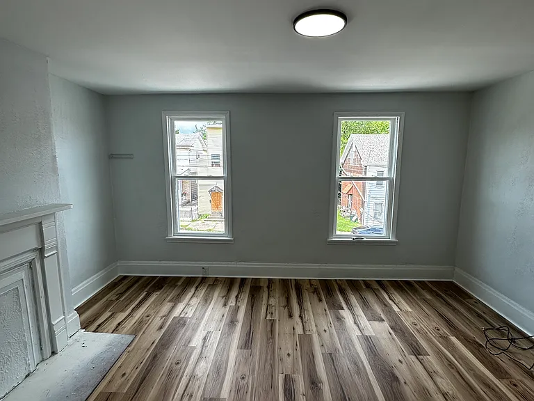 218-220 E 16th Ave — Photo 11