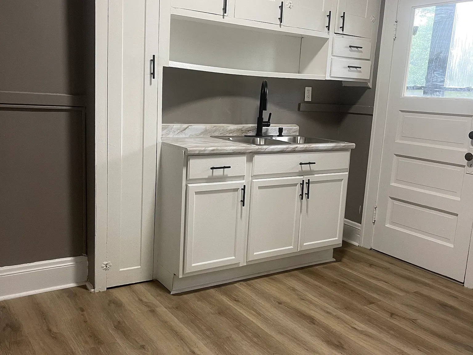 2 bed, $1,000 — Photo 4