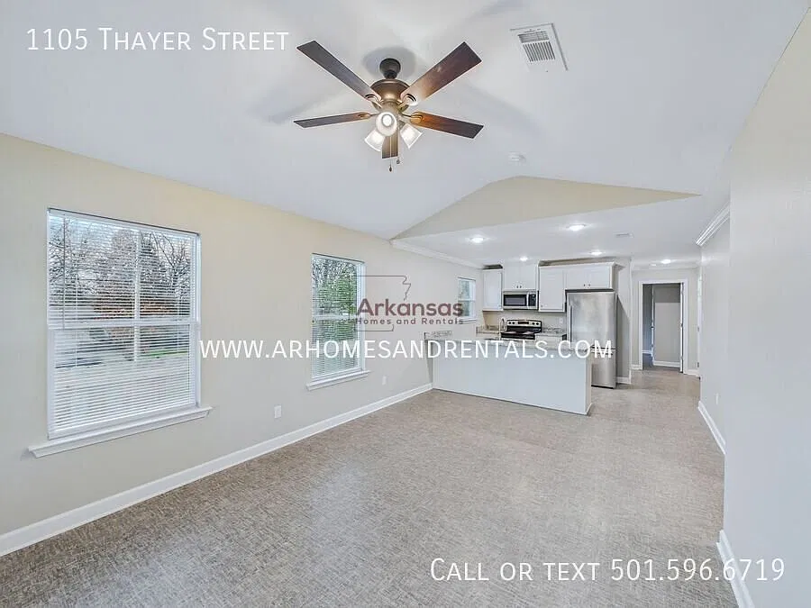 1/2 Off First Month's Rent! ~ 1105 Thayer Street | 4 Bedrooms | 2 Bedrooms — Photo 3