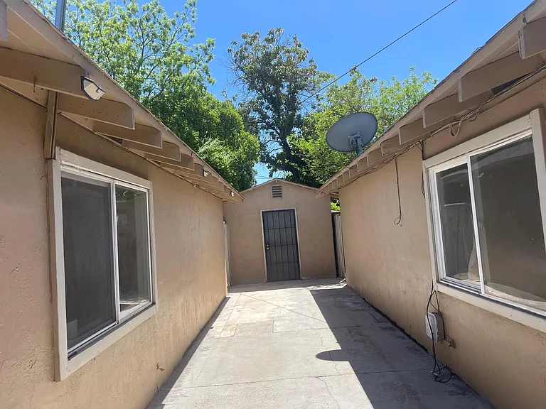 706 E Swain Rd #706 — Photo 3