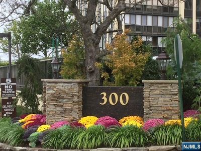 300 Winston Dr APT 511, Cliffside Park, NJ, 07010