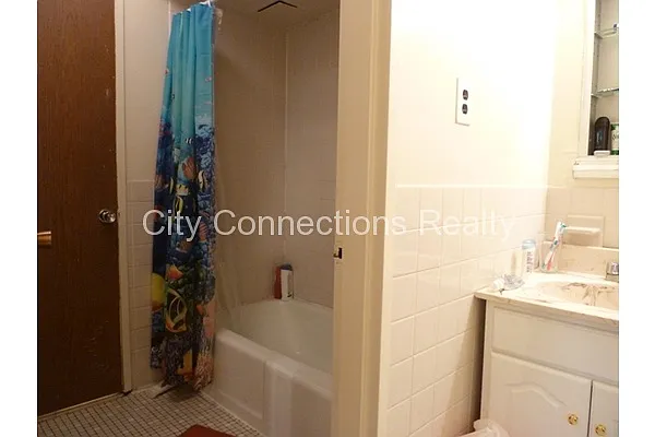 Rented by City Connections Realty | media 25