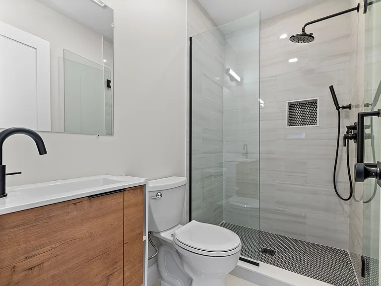 48 Woodward St #3X — Photo 6