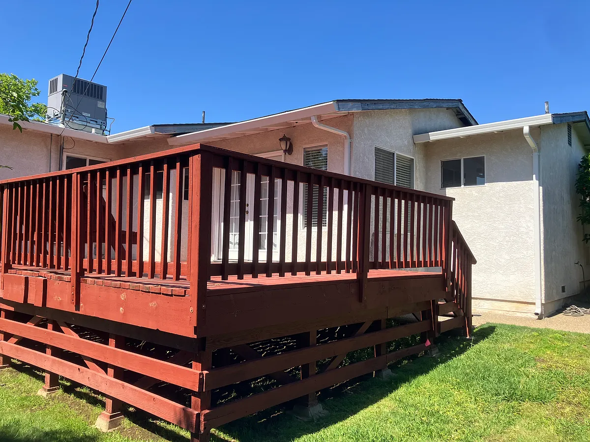Building Photo - 207 Price Way