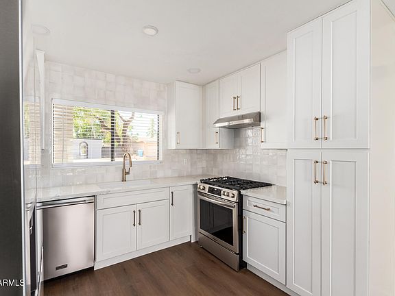 5th image of 3016 E LARKSPUR Drive