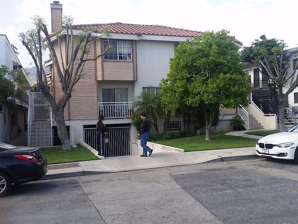 1st image of 441 Palm Dr APT 2