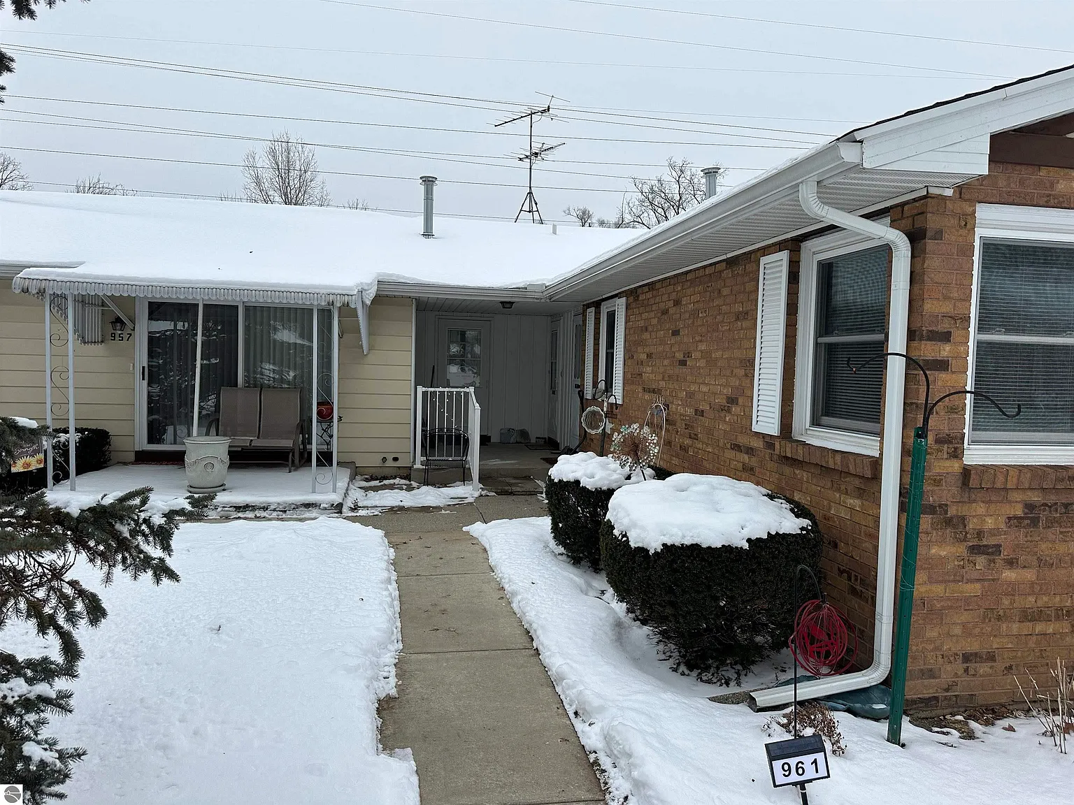 959 Andover Ct SE photo 1