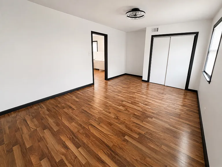 7723 W 61st Pl — Photo 9