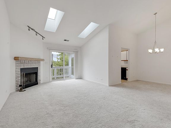 3rd image of 230 Ashbury Ln W APT 4