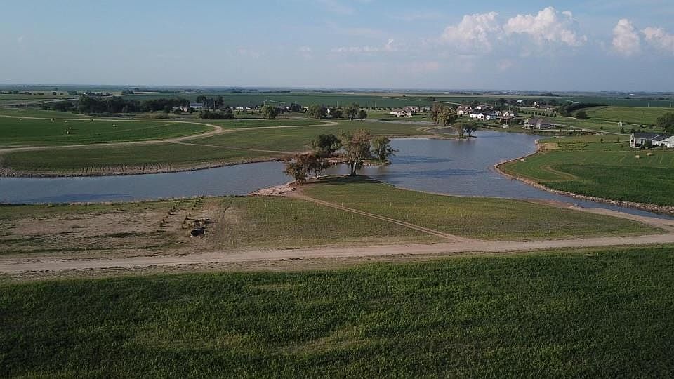 2nd image of 18 Haymeadow Rdg