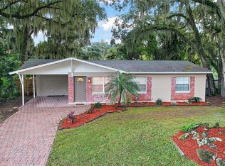 1607 Hampton Rd, Leesburg, FL 34748