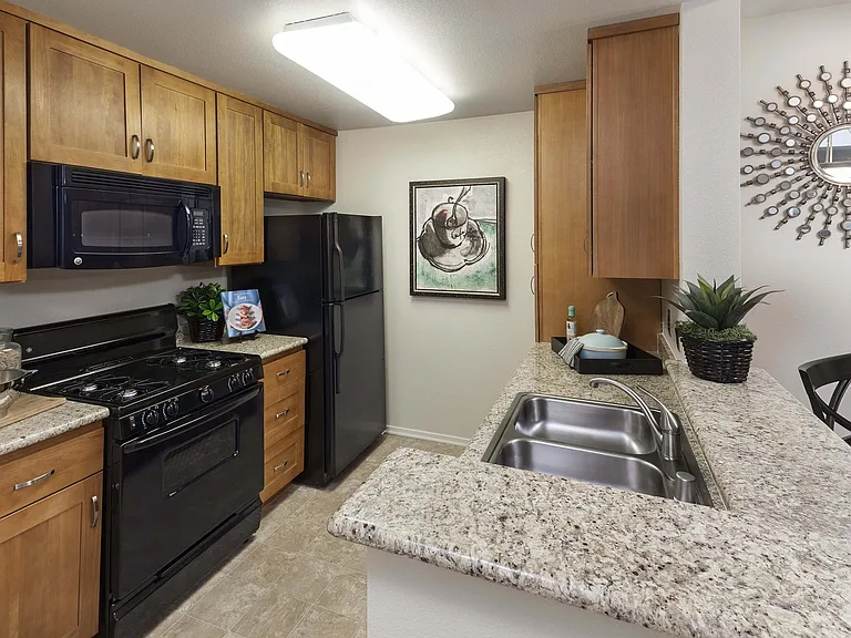 Overture Riverwalk 55+ Apartment Homes — Photo 23