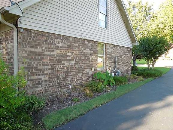 4th image of 3137 Yates St
