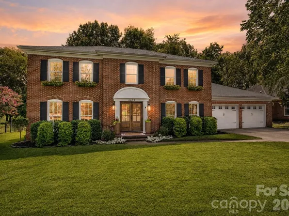 4638 Deanscroft Dr, Charlotte, NC 28226