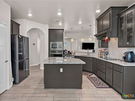 3rd image of 1527 Mountain Crest Cv