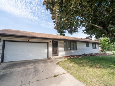 912 Golding Ln, Apple Valley, MN, 55124