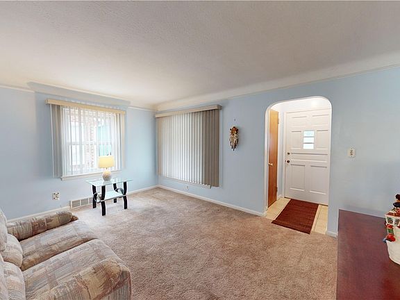 2nd image of 4911 Park Dr
