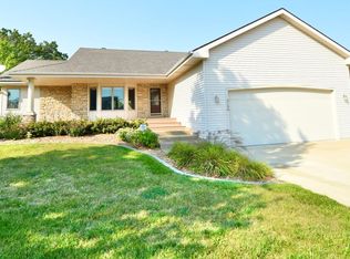 2130 Turnberry Ln SE, Pine Island, MN 55963